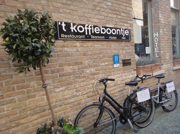 Hotel Koffieboontje/Peterjon Cresswell