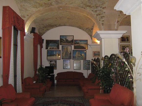 Hotel 4 Mori/Claudia Tavani