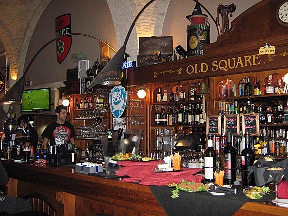 Old Square/Claudia Tavani