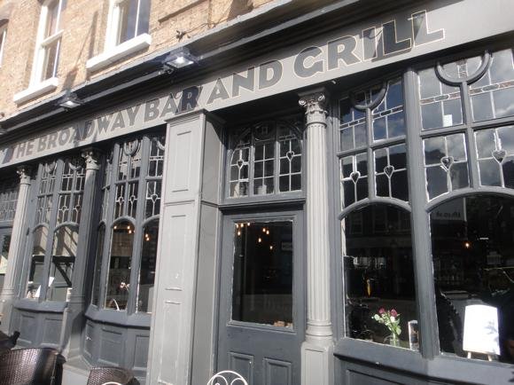 The Broadway Bar & Grill/Peterjon Cresswell