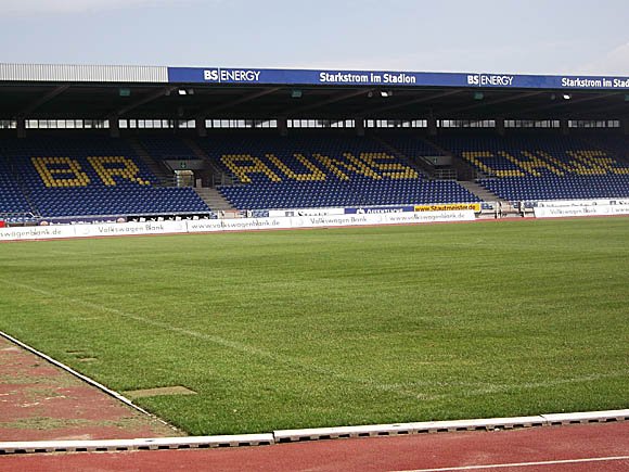 Eintracht-Stadion/Peterjon Cresswell