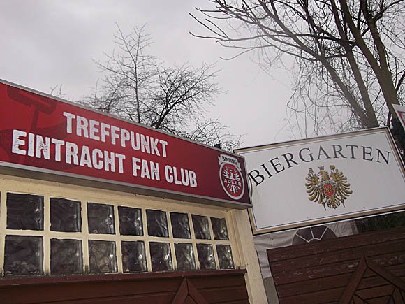 Fan-Treff Waldstadion/Peterjon Cresswell