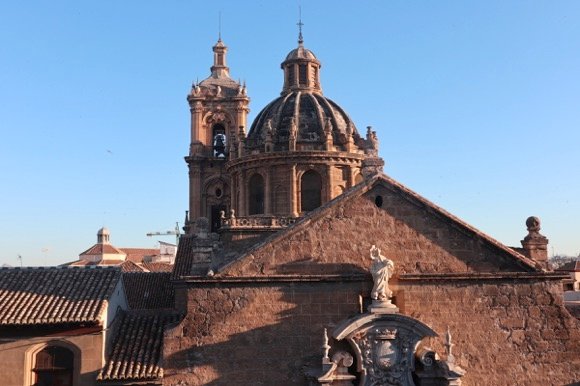 Welcome to Granada/Yuan Yuan Fu