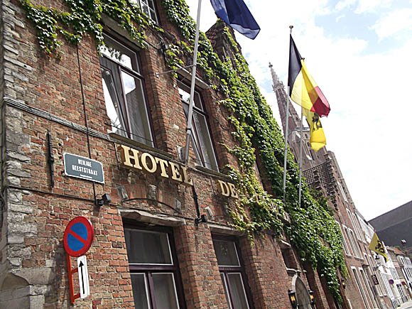 Hôtel de Castillion/Peterjon Cresswell