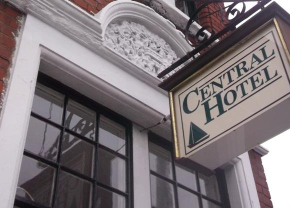 Central Hotel/Peterjon Cresswell