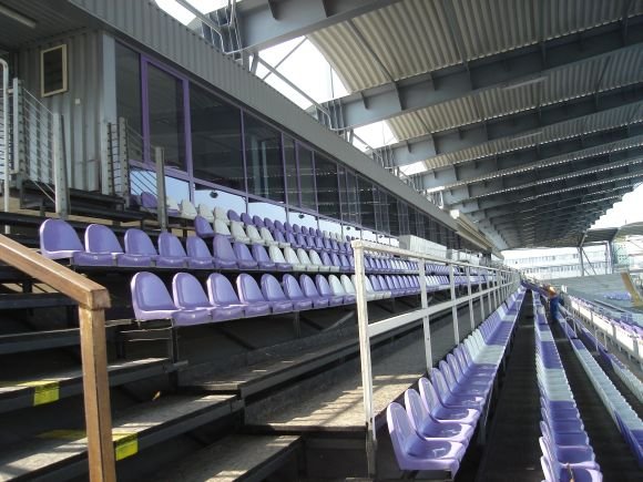 Szusza Ferenc Stadion/Peterjon Cresswell