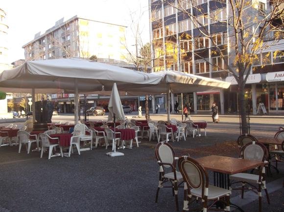 Café de la Place/Peterjon Cresswell