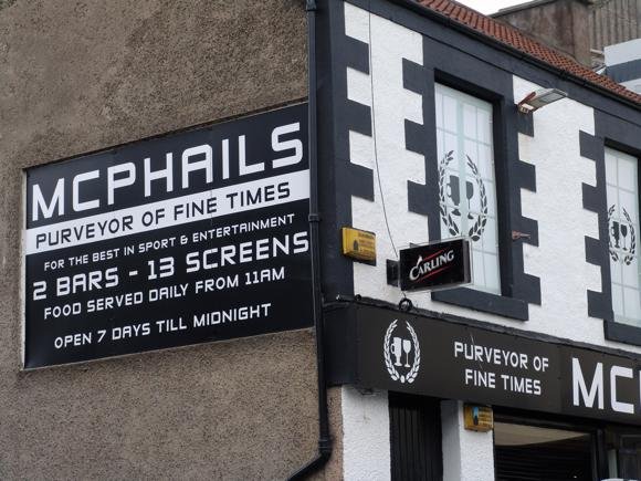 McPhail's, Leven/Natália Jánossy
