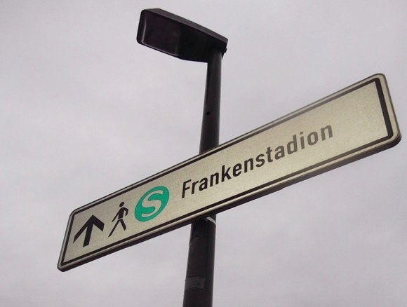 1. FC Nurnberg transport/Peterjon Cresswell
