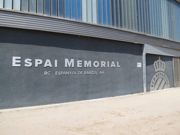 Espanyol memorial wall/Anna Angelika Horváth