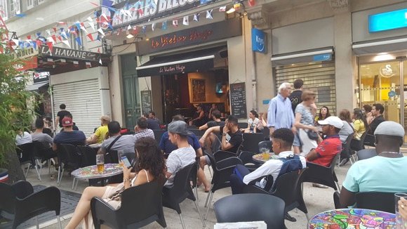 Bar Le Victor Hugo/Ruth Jarvis